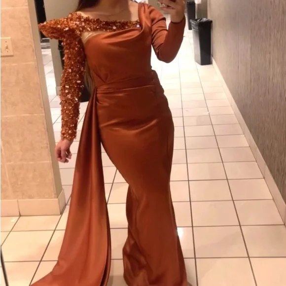 Prom dress size 8 - Picture 3 of 16